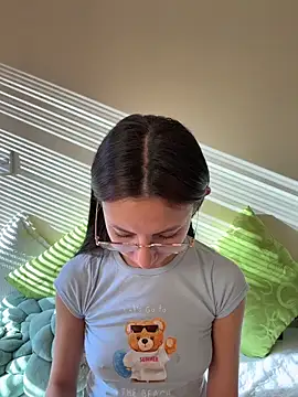 Snapshot of Bonniepark chatting on November 9, 12:20 pm Bonniepark online show from November 9, 12:20 pm