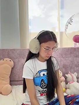 Bonniepark online show from March 11, 8:03 pm