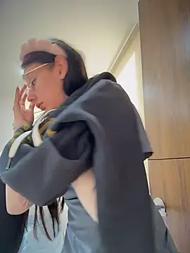 Bonniepark online show from March 14, 9:10 pm