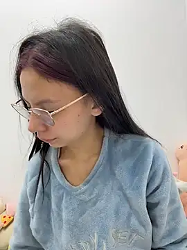 Snapshot of Bonniepark chatting on December 14, 10:10 am Bonniepark online show from December 14, 10:10 am