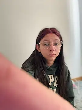 Snapshot of Bonniepark chatting on December 3, 6:07 pm Bonniepark online show from December 3, 6:07 pm