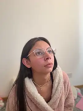 Snapshot of Bonniepark chatting on December 1, 12:06 pm Bonniepark online show from December 1, 12:06 pm