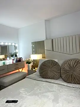  laura 02 online show from December 2, 6:31 pm