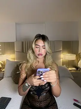  laura 02 online show from April 21, 12:34 pm