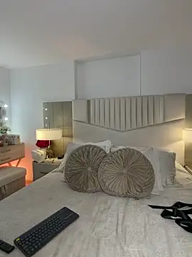  laura 02 online show from February 4, 10:16 pm