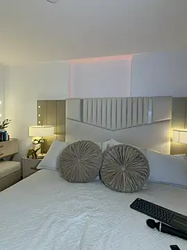  laura 02 online show from March 13, 8:25 pm