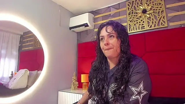 Snapshot of hanny_milf chatting on June 10, 11:55 am hanny milf online show from June 10, 11:55 am