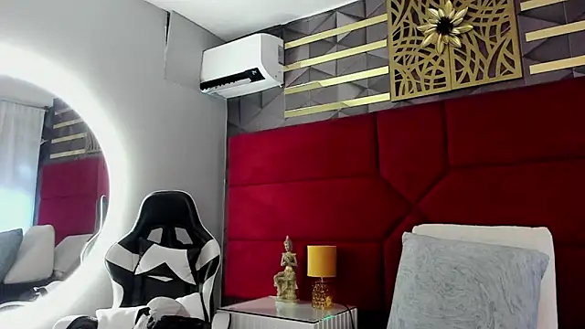 Snapshot of hanny_milf chatting on June 30, 11:54 am hanny milf online show from June 30, 11:54 am