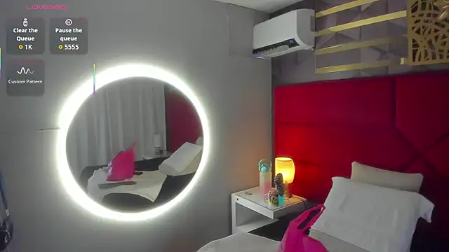 hanny milf online show from March 31, 1:29 am