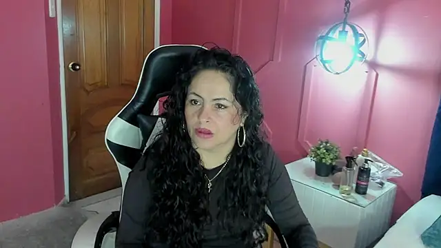 hanny milf online show from May 31, 12:22 pm