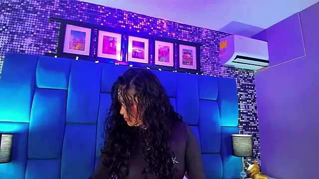 Snapshot of hanny_milf chatting on November 8, 11:36 am hanny milf online show from November 8, 11:36 am