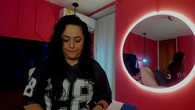 hanny milf online show from May 17, 11:43 am