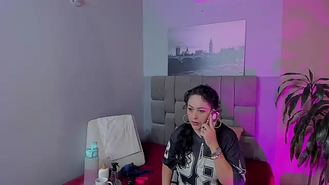 Snapshot of hanny_milf chatting on July 18, 11:41 am hanny milf online show from July 18, 11:41 am