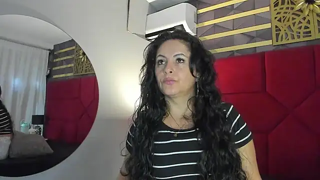Snapshot of hanny_milf chatting on February 27, 11:50 am hanny milf online show from February 27, 11:50 am