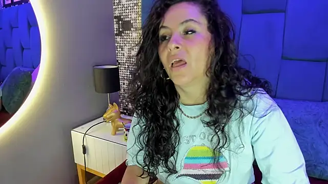 Snapshot of hanny_milf chatting on November 16, 12:10 pm hanny milf online show from November 16, 12:10 pm