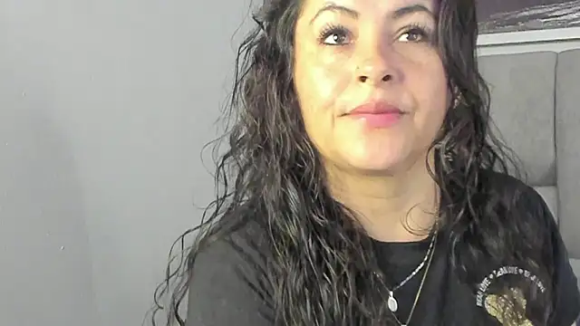 Snapshot of hanny_milf chatting on September 23, 12:23 pm hanny milf online show from September 23, 12:23 pm