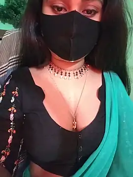 Idhika Paul online show from May 24, 8:42 pm