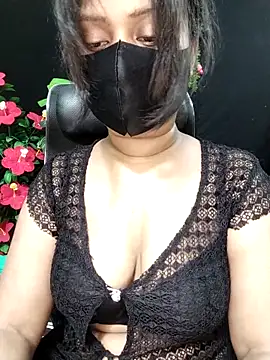 Snapshot of Idhika_Paul chatting on October 18, 1:40 am Idhika Paul online show from October 18, 1:40 am