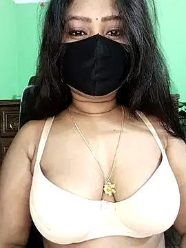 Idhika Paul online show from March 6, 11:55 pm