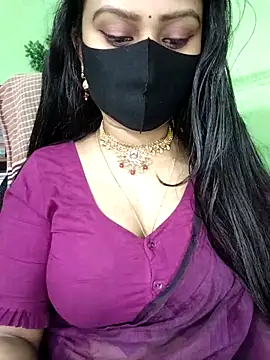 Idhika Paul online show from May 13, 8:05 pm