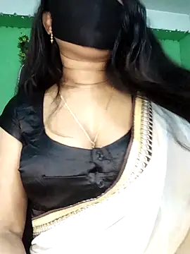 Idhika Paul online show from March 29, 1:02 pm