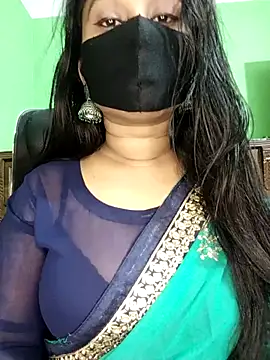 Idhika Paul online show from March 25, 9:35 pm