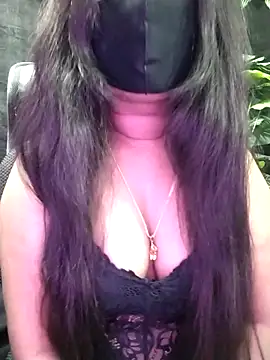 Snapshot of Idhika_Paul chatting on November 24, 12:05 pm Idhika Paul online show from November 24, 12:05 pm