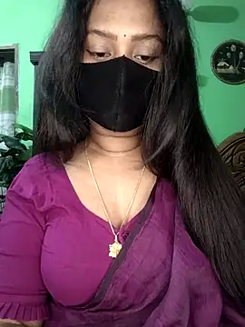 Idhika Paul online show from April 10, 11:45 pm