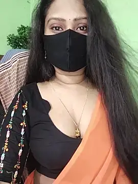 Idhika Paul online show from May 17, 11:05 pm