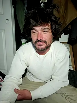 Snapshot of yourdirtysecret_23 chatting on February 18, 4:32 am yourdirtysecret 23 online show from February 18, 4:32 am