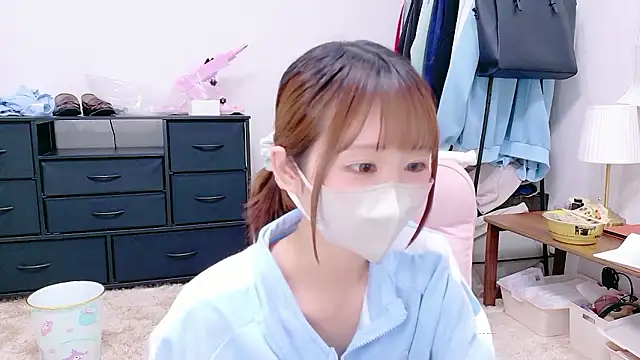 Yui-Ch online show from June 4, 12:21 pm