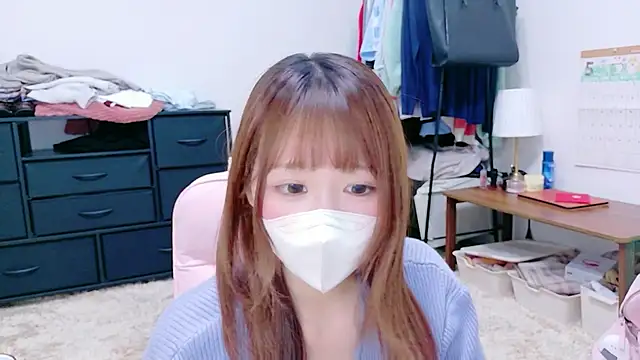 Yui-Ch online show from May 10, 12:20 pm