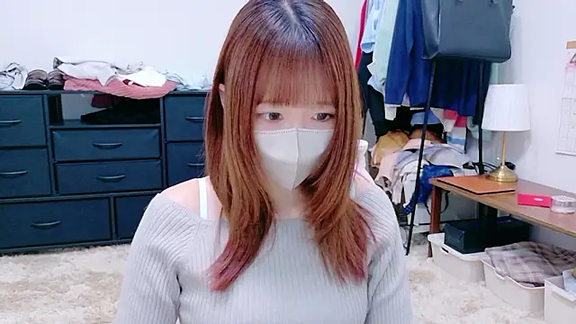 Yui-Ch online show from May 7, 12:30 pm