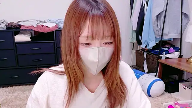 Yui-Ch online show from April 30, 1:40 pm
