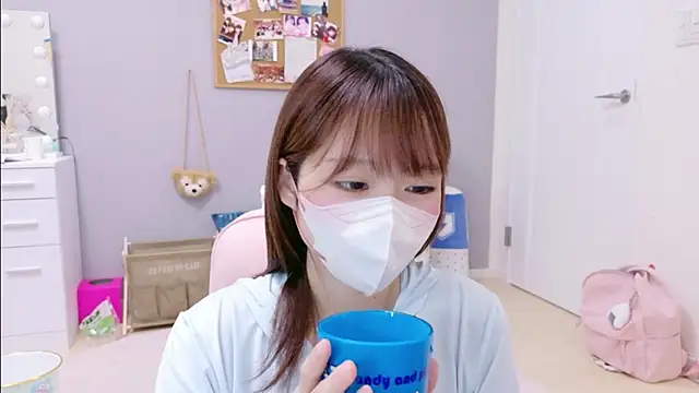 Yui-Ch online show from November 16, 11:59 am