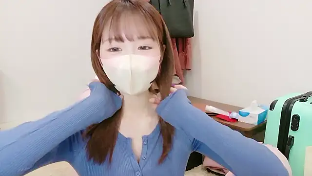 Yui-Ch online show from February 16, 1:10 pm