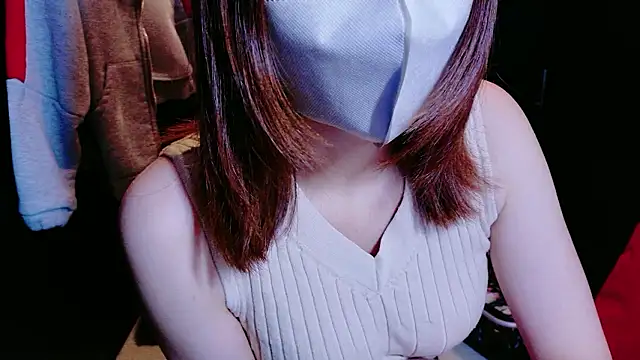Snapshot of Yui-Ch chatting on July 1, 1:11 pm Yui-Ch online show from July 1, 1:11 pm