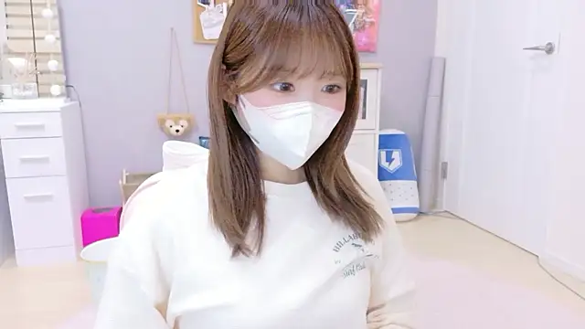 Yui-Ch online show from October 6, 1:12 pm