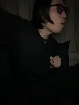 Snapshot of -mirai- chatting on March 16, 1:06 pm -mirai- online show from March 16, 1:06 pm