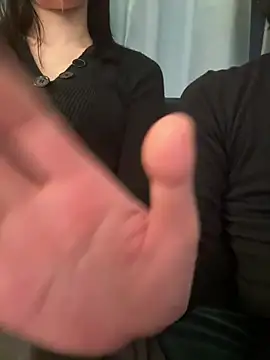 Snapshot of -mirai- chatting on March 18, 9:34 am -mirai- online show from March 18, 9:34 am