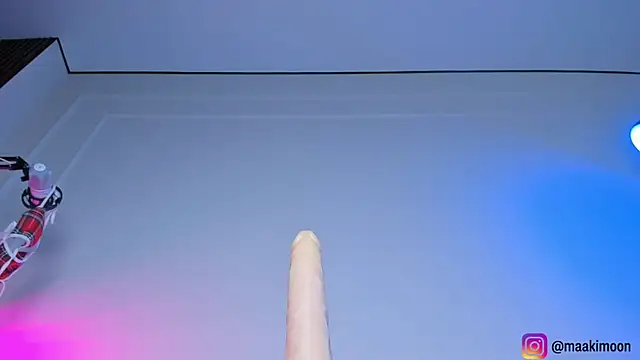 Snapshot of maakimo chatting on November 22, 5:06 am maakimo online show from November 22, 5:06 am