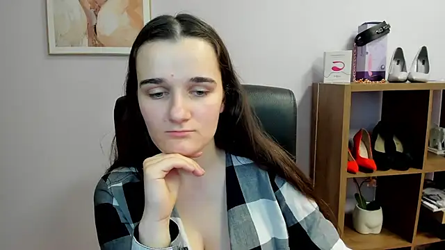 KateDelight online show from March 8, 7:50 pm