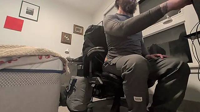 Snapshot of Armyexhibitionistvet chatting on December 14, 8:31 am Armyexhibitionistvet online show from December 14, 8:31 am