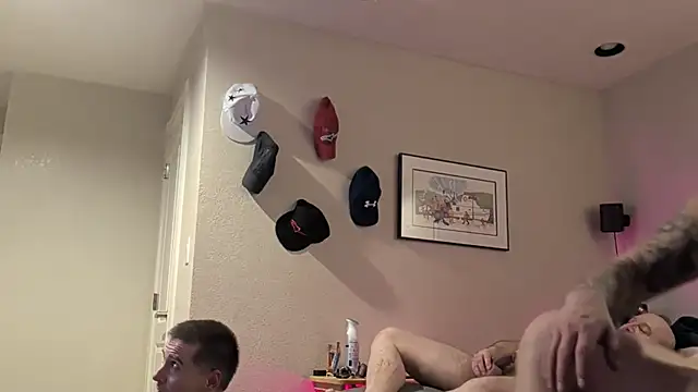 Armyexhibitionistvet online show from March 4, 9:28 am