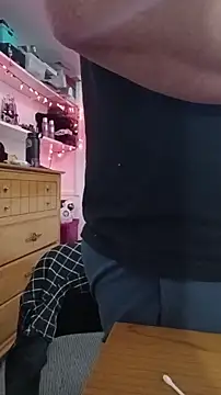 Armyexhibitionistvet online show from April 18, 1:08 am