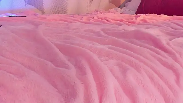 Snapshot of CrystalRey chatting on March 6, 8:19 am CrystalRey online show from March 6, 8:19 am