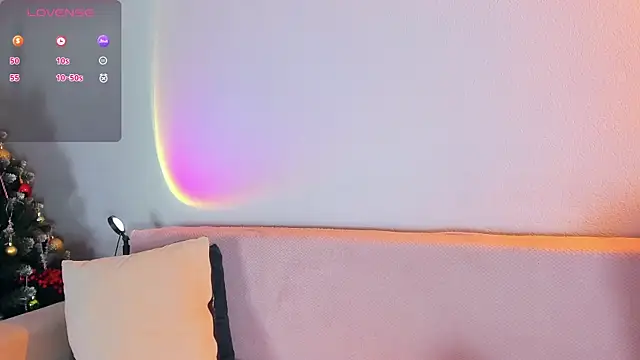 Snapshot of CrystalRey chatting on January 13, 7:23 am CrystalRey online show from January 13, 7:23 am