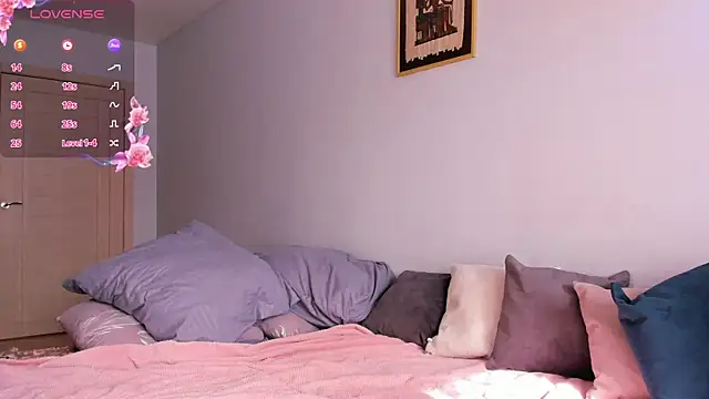 Snapshot of CrystalRey chatting on September 14, 5:30 am CrystalRey online show from September 14, 5:30 am