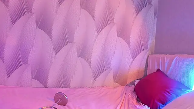 Snapshot of CrystalRey chatting on March 11, 5:24 am CrystalRey online show from March 11, 5:24 am