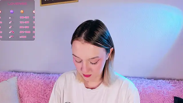 Snapshot of CrystalRey chatting on November 4, 8:29 am CrystalRey online show from November 4, 8:29 am